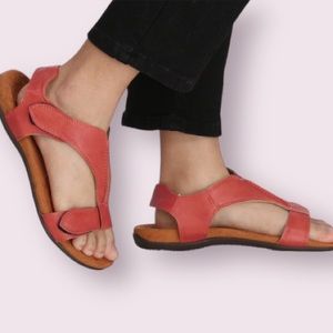 Lightweight Open Toe Soft Sandals in Coral
